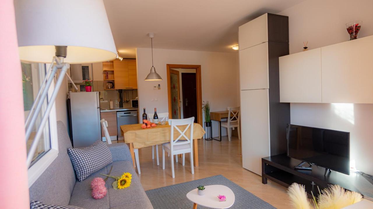 Apartmán 1St Floorc Pula Exteriér fotografie