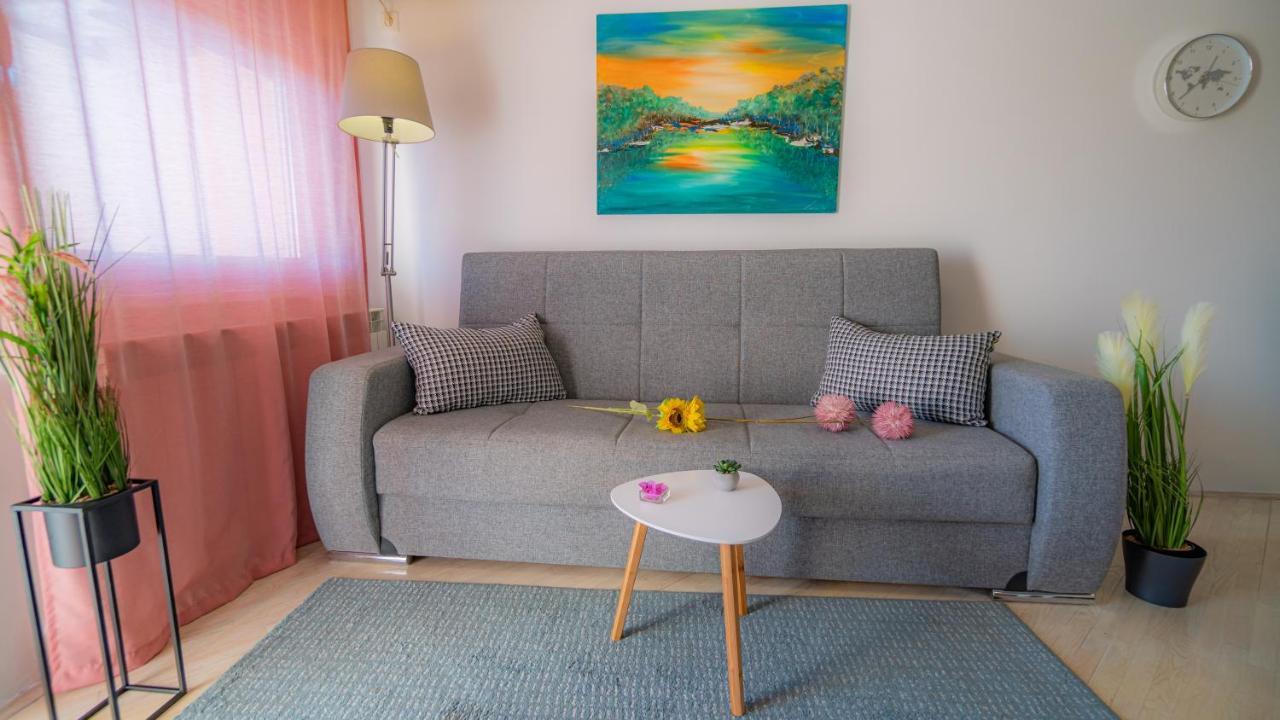 Apartmán 1St Floorc Pula Exteriér fotografie